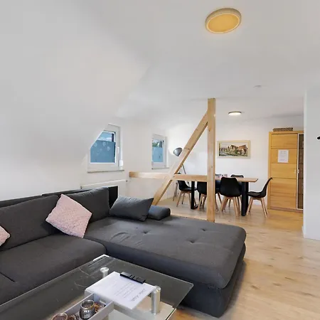 Airbnbali アパート バーリンゲン